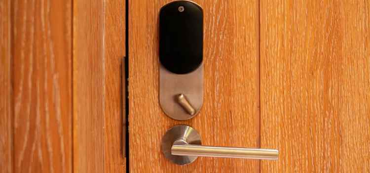 Automatic Locking Door Knob Ridgecrest